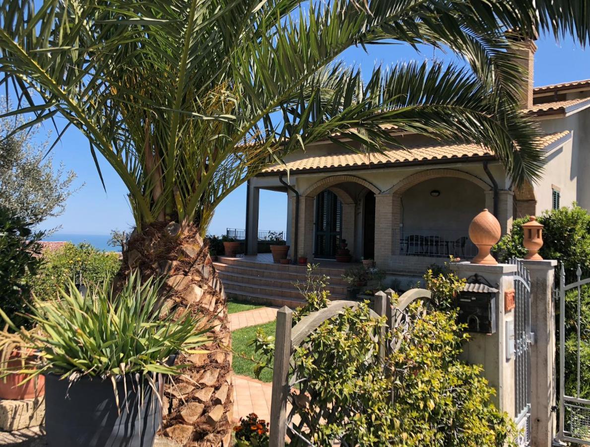 B&B La Palma San Costanzo ภายนอก รูปภาพ